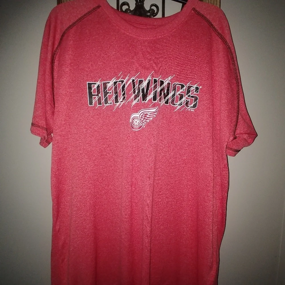 Red Wings T-shirt - Picture 1 of 2